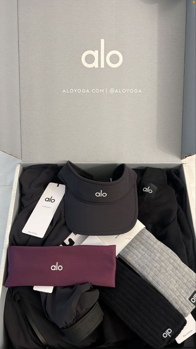 Alo Yoga - Airlift Collection